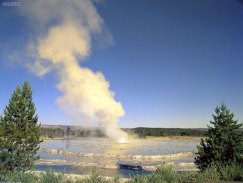 Great Fountain Geyser Yellowstone National Park Wyoming screenshot