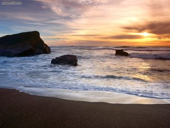 Greyhound Rock Beach Santa Cruz County California screenshot
