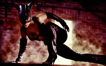 Halle Berry Catwoman screenshot