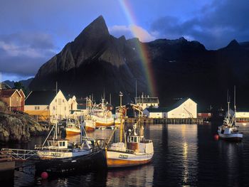 Hamnoy Rainbow, Sakrisoy, Lofoten, Norway screenshot
