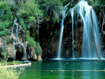 Hanging Lake Glenwood Canyon Colorado screenshot