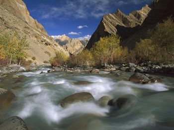Hanupata River Gorge Ladakh India screenshot
