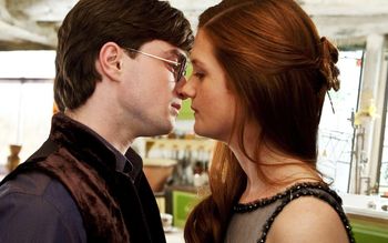 Harry Potter Ginny Kiss Deathly Hallows 2 screenshot