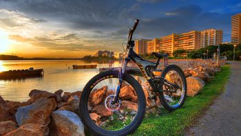 HDR City Bike screenshot