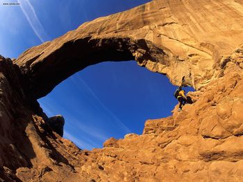 Hiking The North Window Arches National Park Utah screenshot