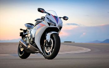 Honda CBR 1000RR 2012 screenshot