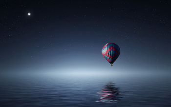 Hot air balloon over Sea screenshot