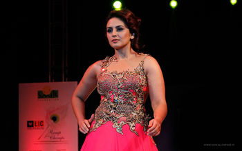 Huma Qureshi Ramp Walk screenshot