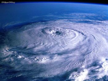 Hurricane Elena From Space screenshot