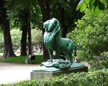 In The Luxembourg Garden screenshot