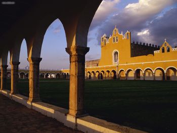 Izamal Mexico screenshot