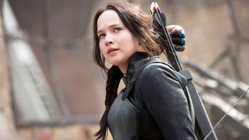 Jennifer Lawrence as Katniss Everdeen screenshot
