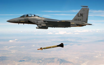 Jet Fighter Drops Missile screenshot