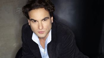 Johnny Galecki Glance screenshot