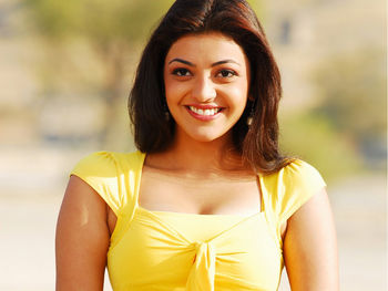 Kajal Yellow Top screenshot