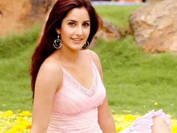 Katrina Kaif Gorgeous Beautiful screenshot