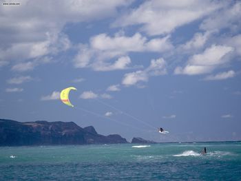 Kiteboarding Maui Hawaii screenshot