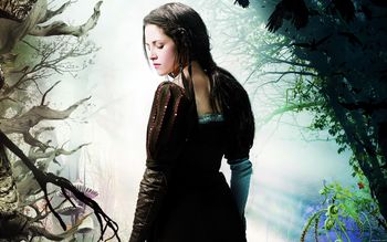 Kristen Stewart in Snow White and the Huntsman screenshot