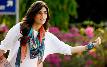 Kriti Sanon in Dilwale screenshot