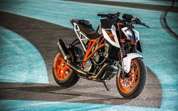 KTM 1290 Super Duke R 2017 screenshot