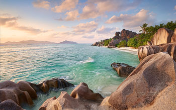 La Digue Beach Seychelles screenshot