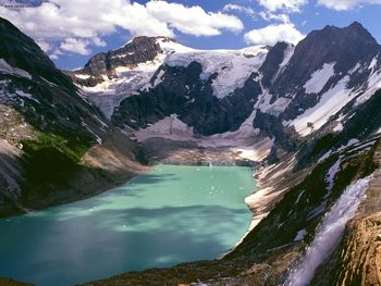 Lake Of The Hanging Glaciers British Columbia screenshot