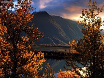 Lake Snow Mountain Pioneer Peak Matanuska Valley Alaska screenshot