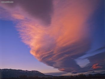 Lenticular Cloud Sierra Nevada Range California screenshot
