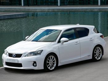 Lexus CT200h screenshot