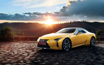 Lexus LC500 2017 screenshot