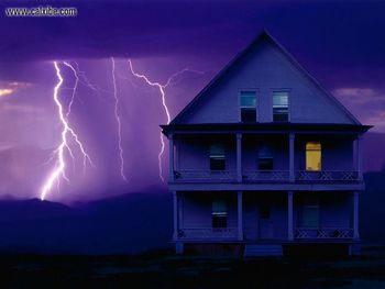 Lightning Behind House screenshot