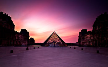Louvre Museum at Sunset screenshot