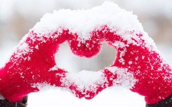 Love heart Snow Hands 5K screenshot