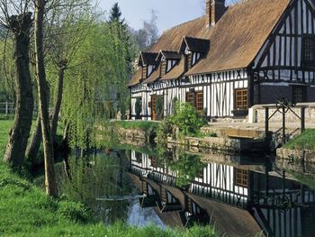 Lyons La Foret, Normandy, France screenshot