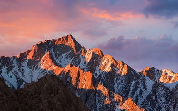 macOS Sierra Stock Mountains 4K screenshot