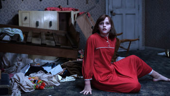 Madison Wolfe in The Conjuring 2 screenshot