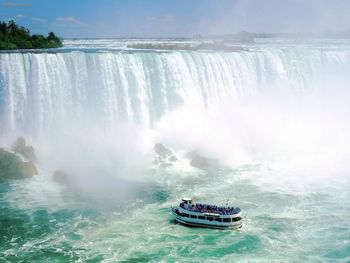 Maid Of The Mist Vii, Niagara Falls, Ontario, Canada screenshot