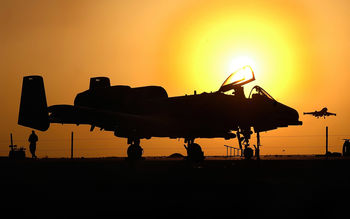 Maintenance Crews On A 10 Warthog screenshot