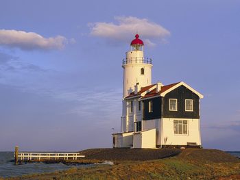 Marken Lighthouse, Northern Holland Province, The Netherlands screenshot