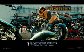 Megan Fox Transformers 2 Still screenshot