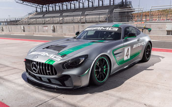 Mercedes AMG GT4 2019 4K screenshot