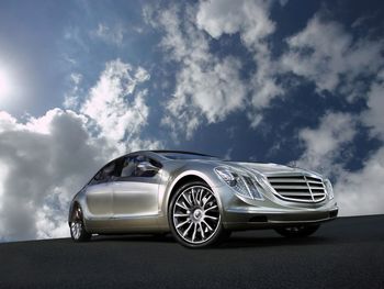 Mercedes-Benz F700 screenshot