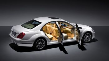 Mercedes-Benz S400 screenshot