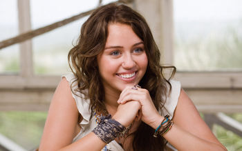 Miley Cyrus 66 screenshot