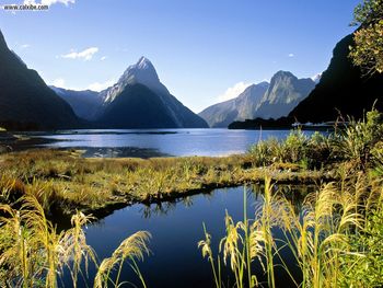 Milford Sound Fjordland New Zealand screenshot