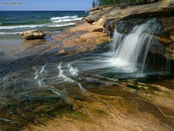 Miners Beach Lake Superior Pictured Rocks National Lakeshore Michigan screenshot