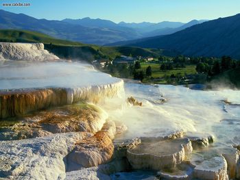 Minerva Terrace Mammoth Hot Springs Yellowstone National Park screenshot