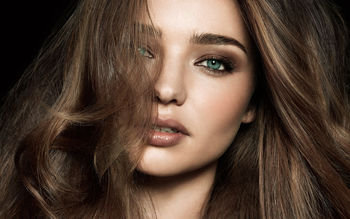 Miranda Kerr 2013 screenshot