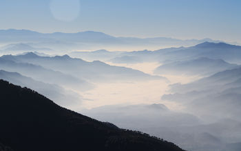 Misty Himalaya Mountains screenshot