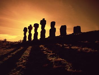 Moai Stone Statues At Sunset, Easter Island screenshot